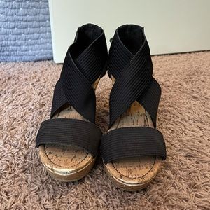 Black Wedges